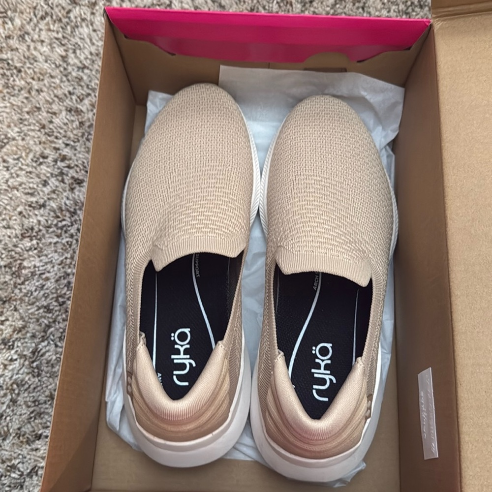 Ladies, slip on Ryka shoes
Size 8 1/2 never wore in great condition firm